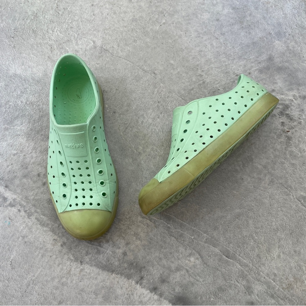 Native shoes mint green sz J3